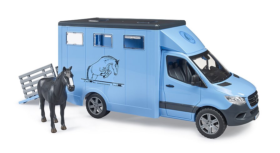 02674 Camion Betaillere Mercedes Benz Sprinter avec un cheval